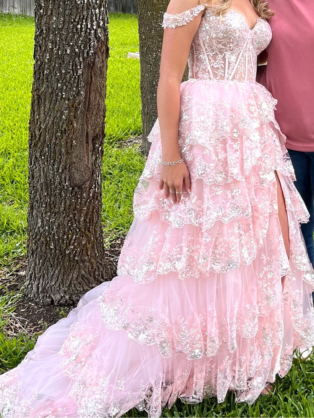 Sherri hill Prom Dress (size 4 but can fit a 2)